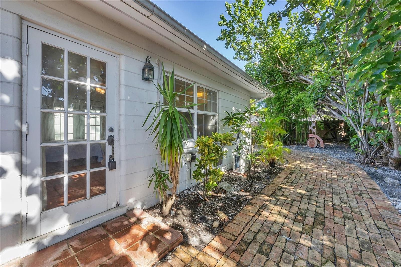 Details for 1975 Morrill Street B, SARASOTA, FL 34236