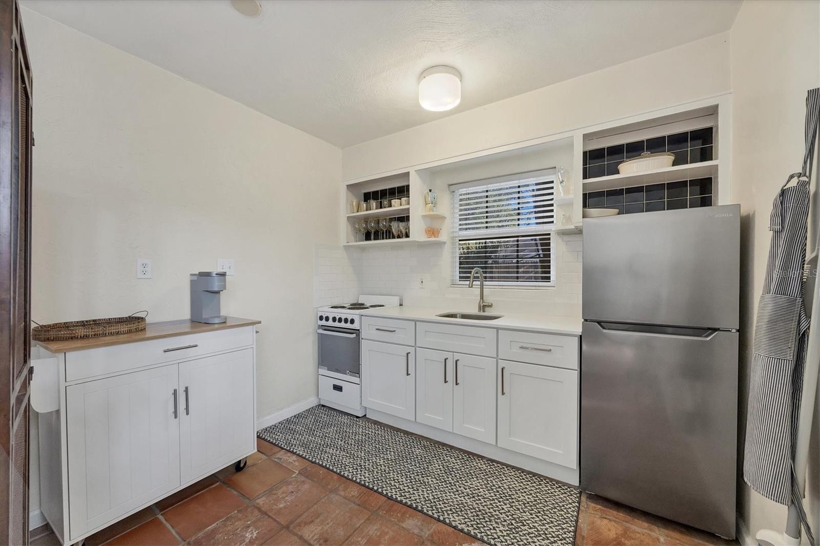 Image 3 of 8 For 1975 Morrill Street B