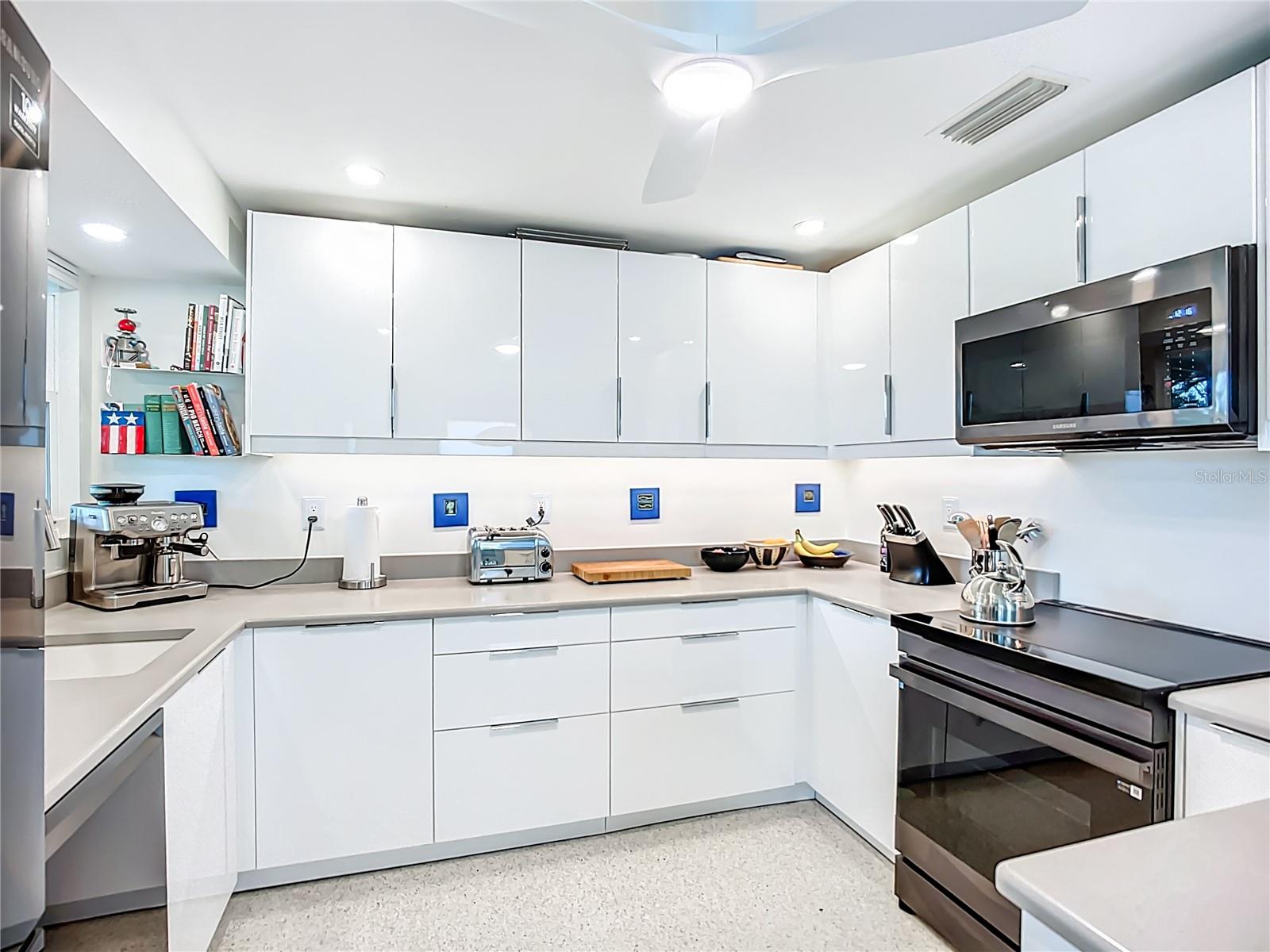 Image 16 of 55 For 16032 Winburn Drive