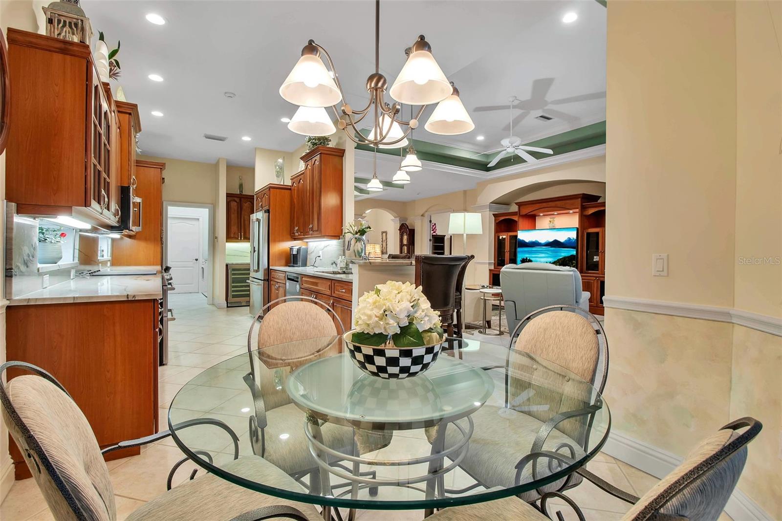 Image 16 of 92 For 21 Bayhead Lane