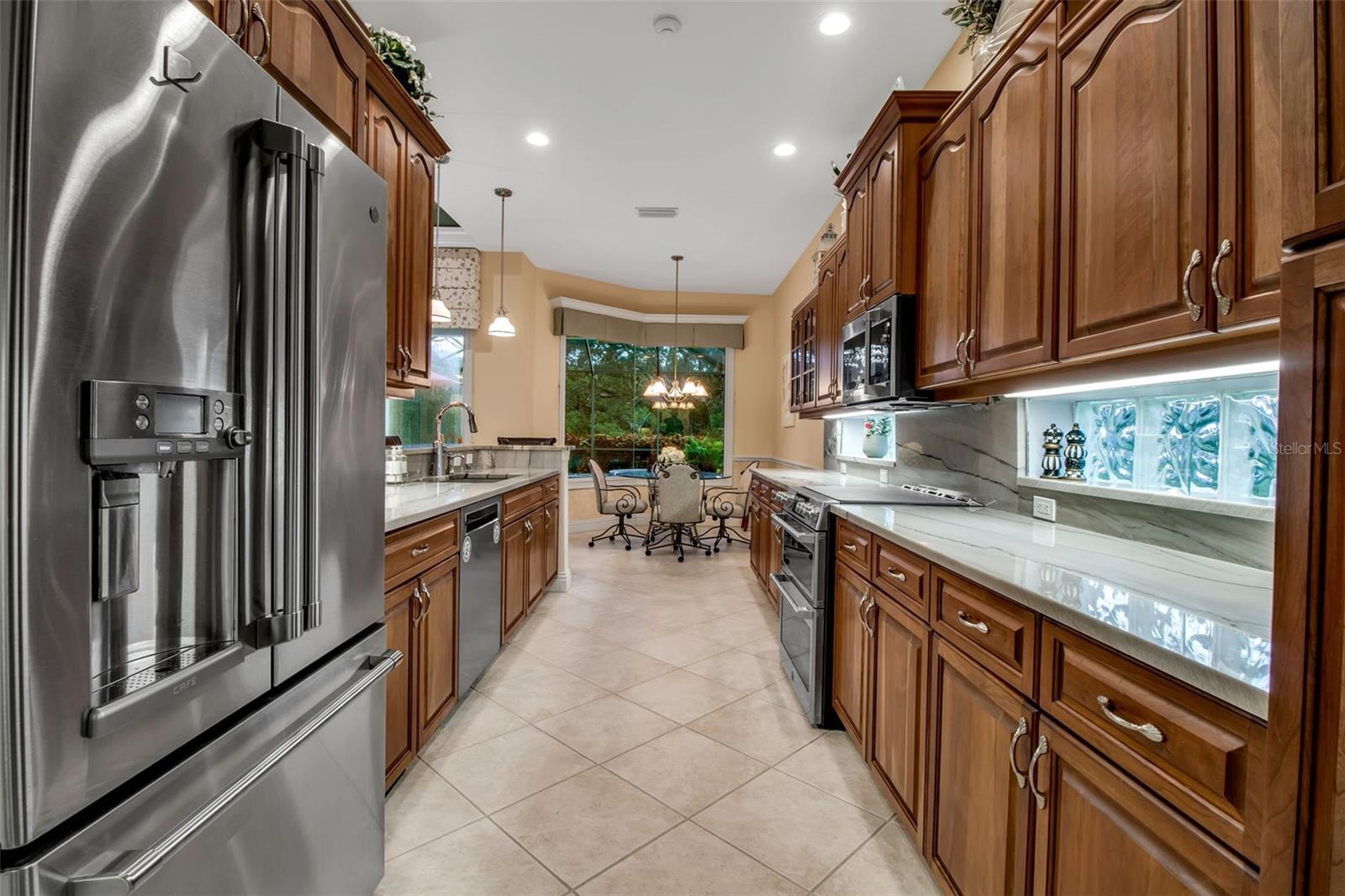 Image 22 of 92 For 21 Bayhead Lane