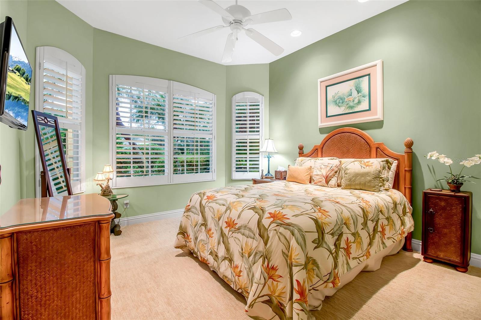 Image 32 of 92 For 21 Bayhead Lane