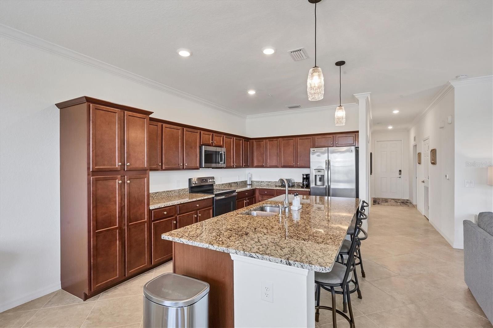 Image 11 of 73 For 16904 Vardon Terrace 401