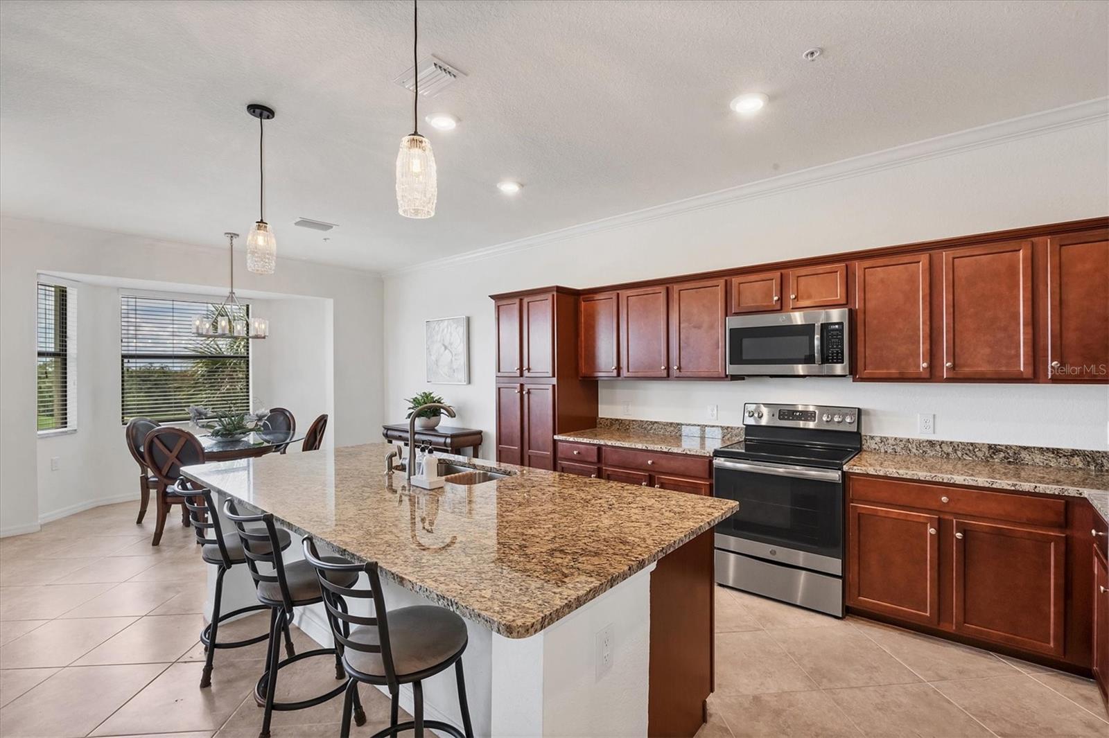 Image 13 of 73 For 16904 Vardon Terrace 401