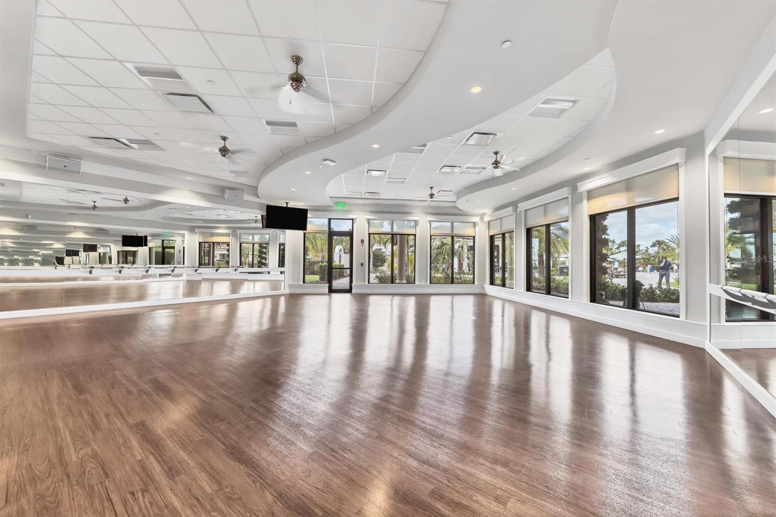 Image 55 of 73 For 16904 Vardon Terrace 401