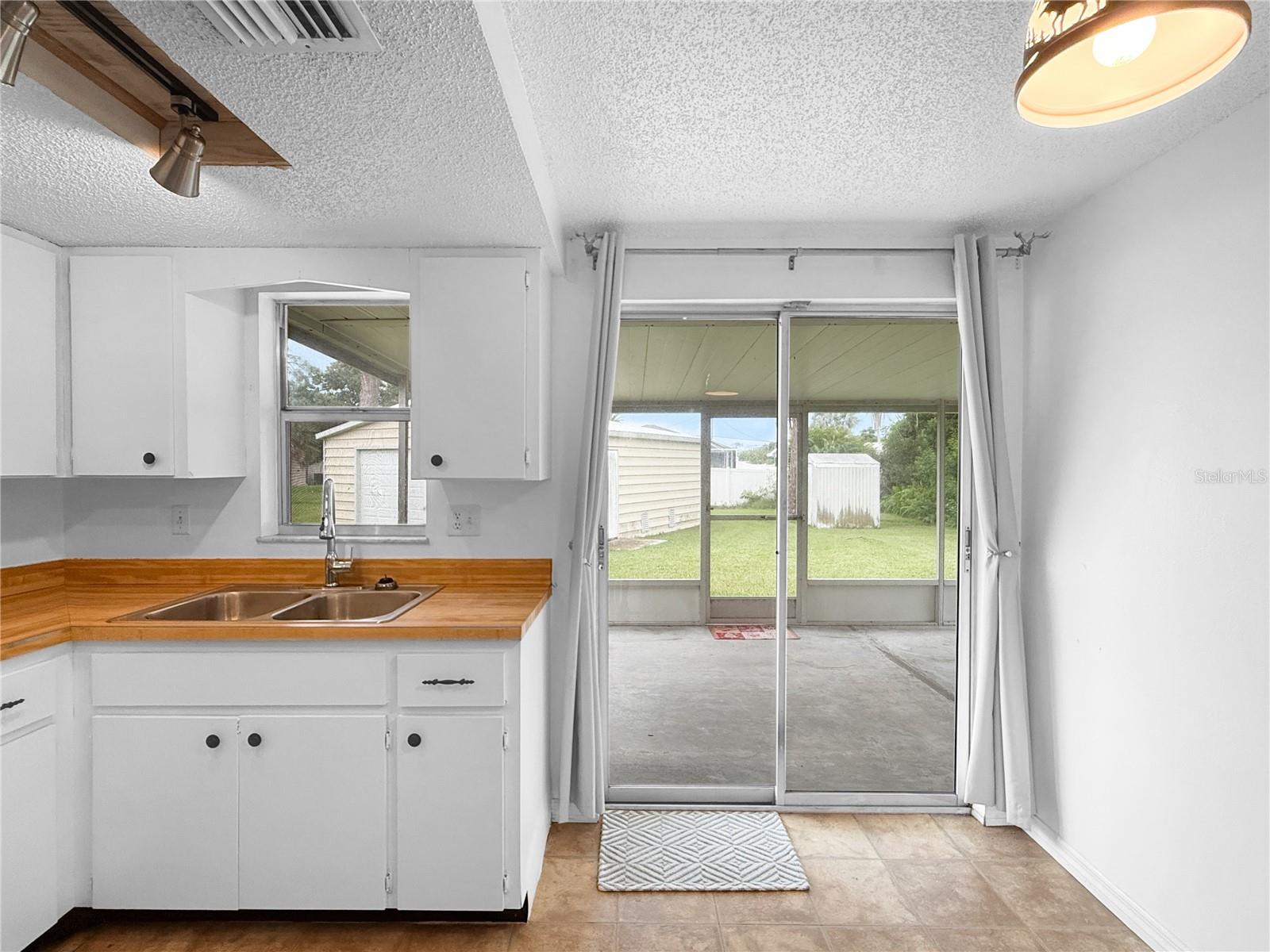 Image 10 of 27 For 635 Lewis Street