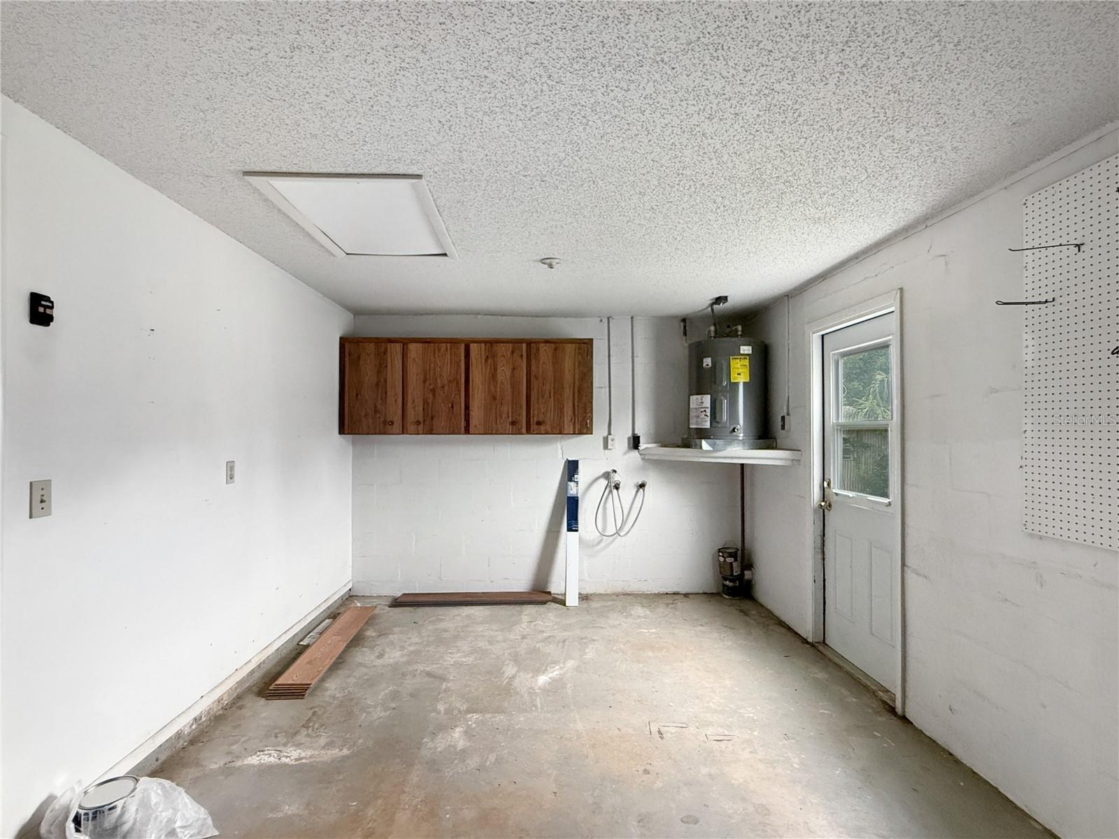 Image 20 of 27 For 635 Lewis Street