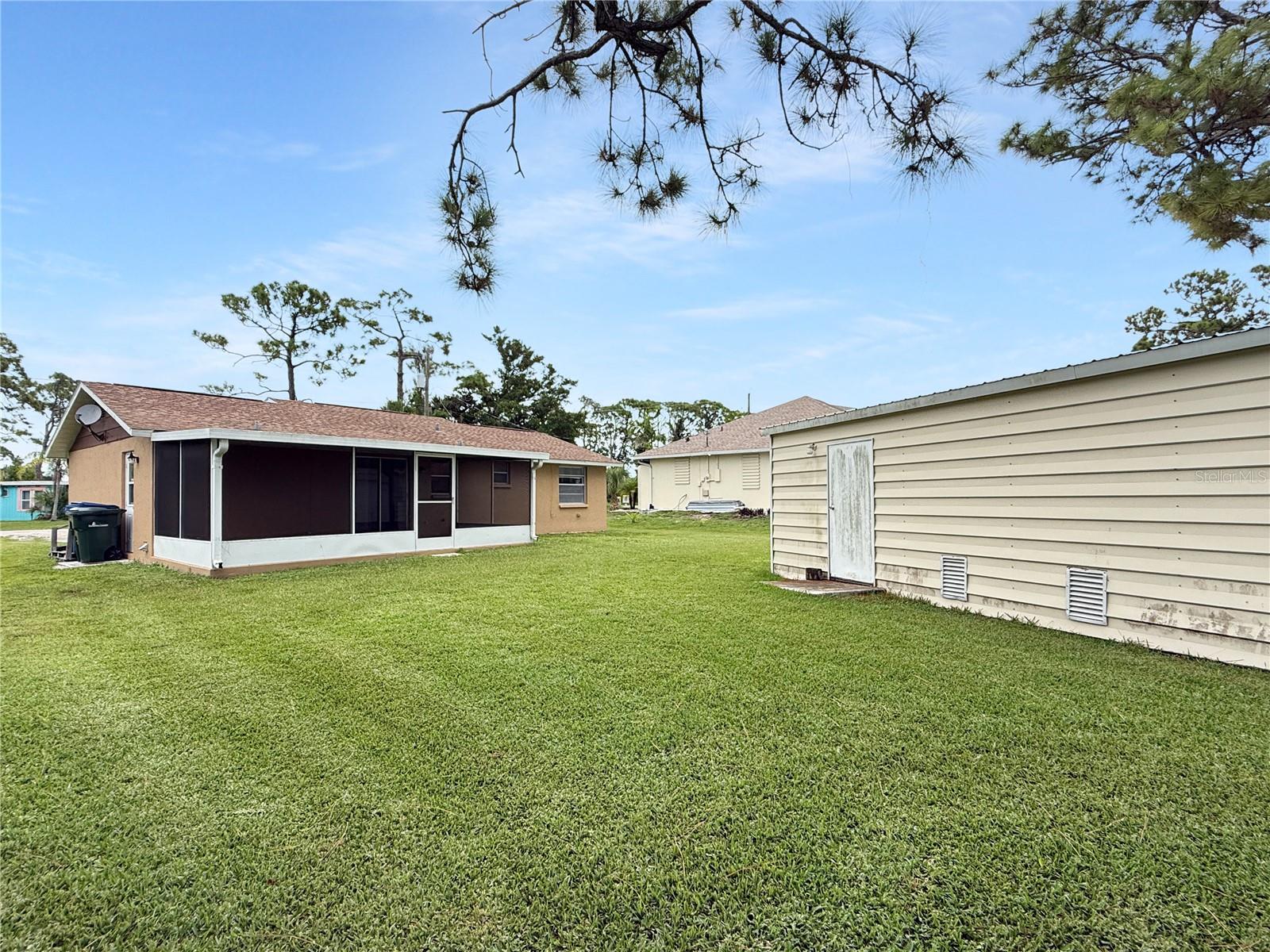 Image 23 of 27 For 635 Lewis Street