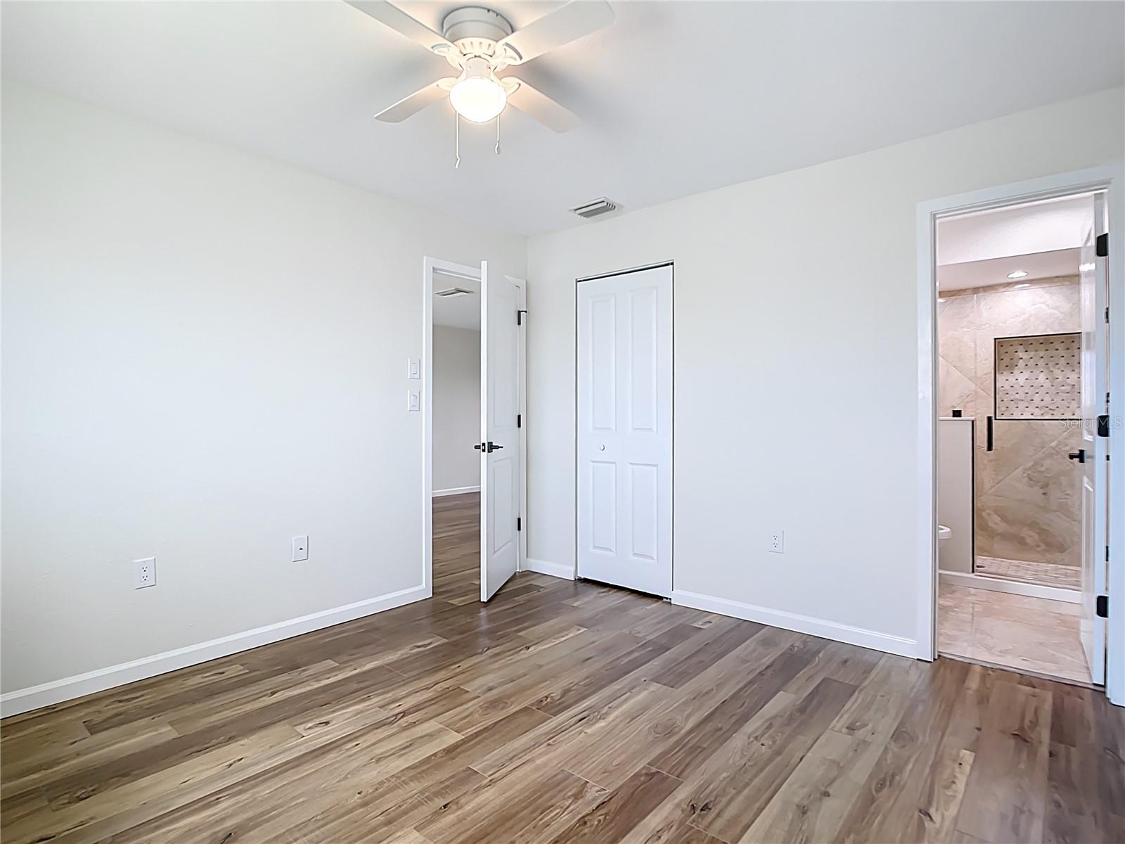 Image 21 of 40 For 12538 Kingsway Circle 907