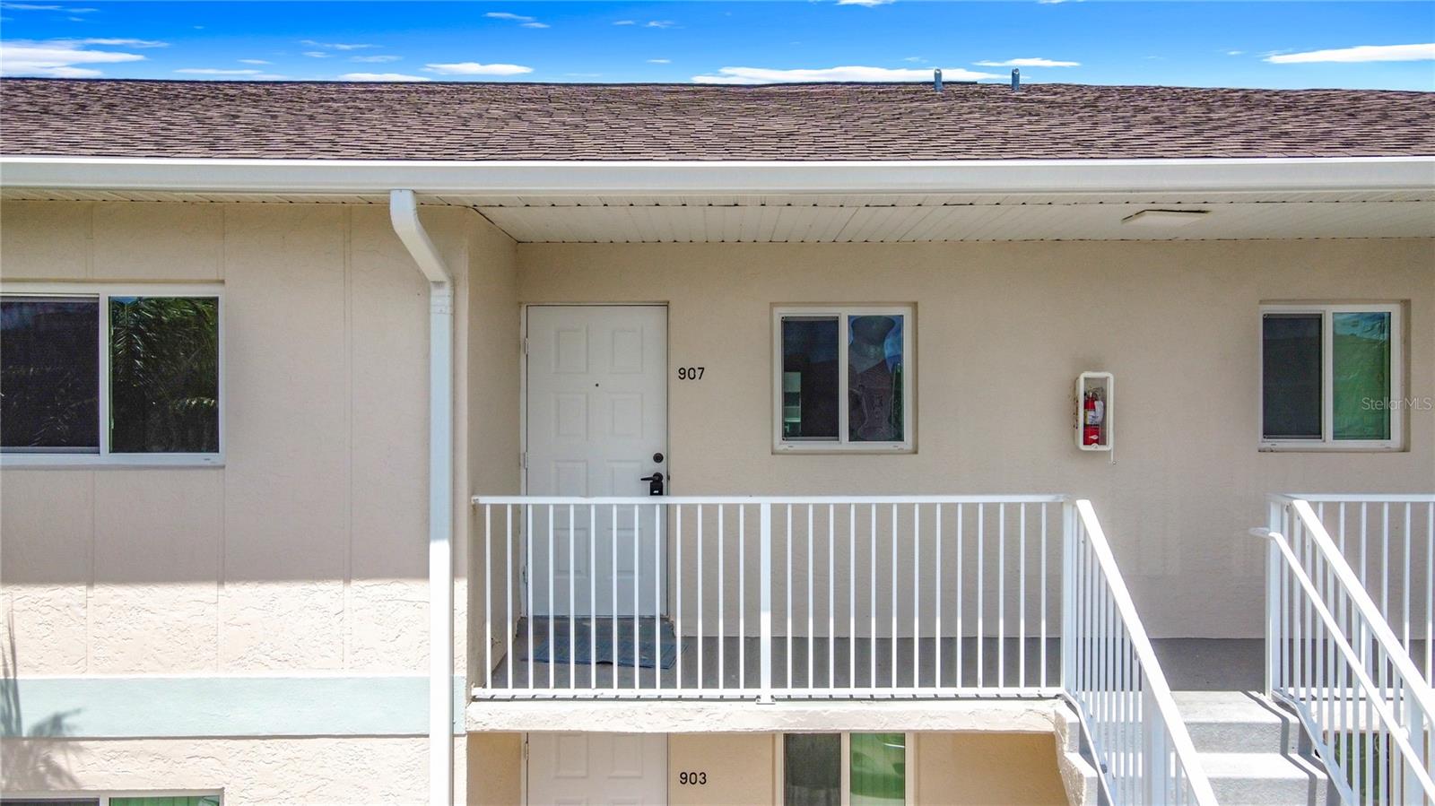 Image 3 of 40 For 12538 Kingsway Circle 907