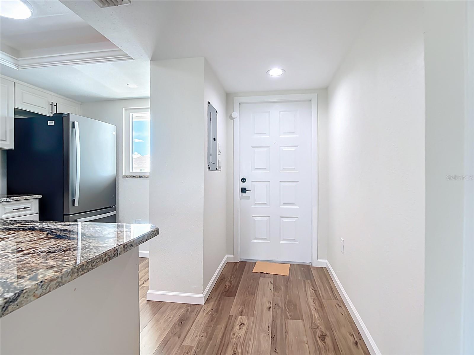 Image 4 of 40 For 12538 Kingsway Circle 907