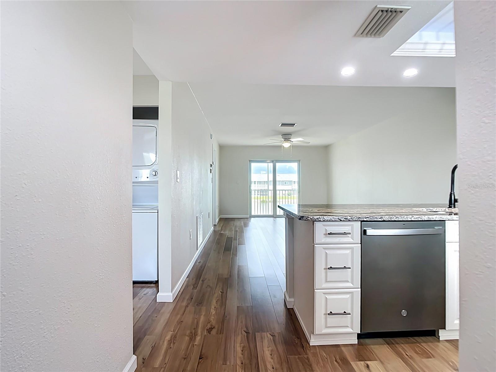 Image 5 of 40 For 12538 Kingsway Circle 907