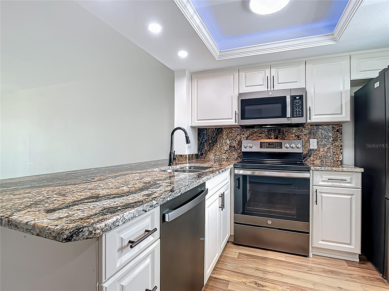 Image 6 of 40 For 12538 Kingsway Circle 907