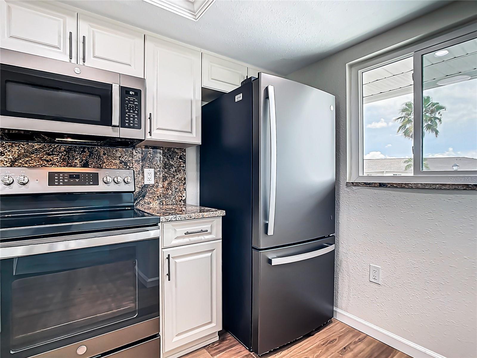 Image 7 of 40 For 12538 Kingsway Circle 907