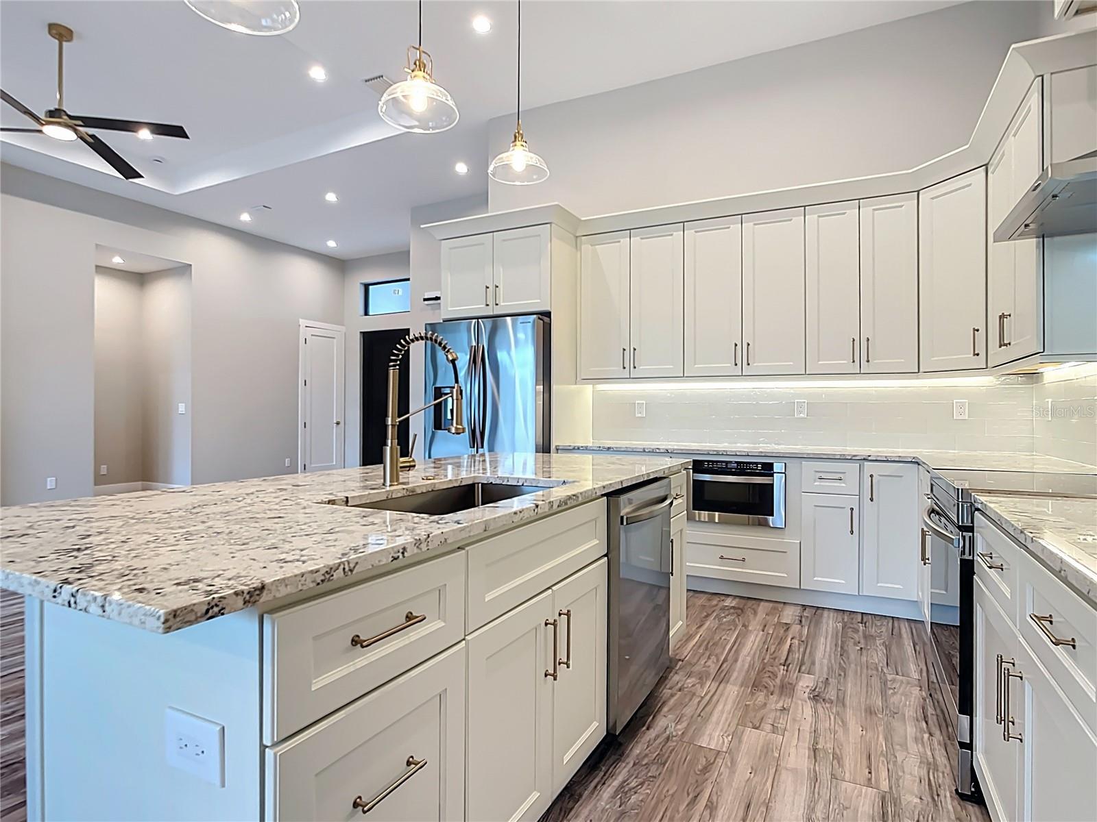 Image 4 of 11 For 7152 Bougainvillea Street