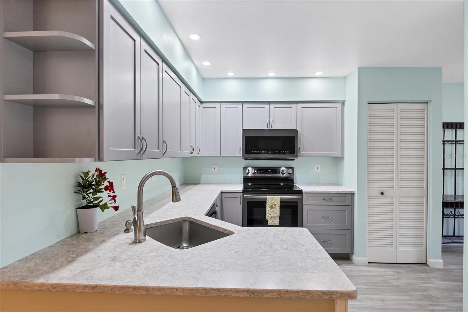 Image 10 of 48 For 7117 28th Ave  7117