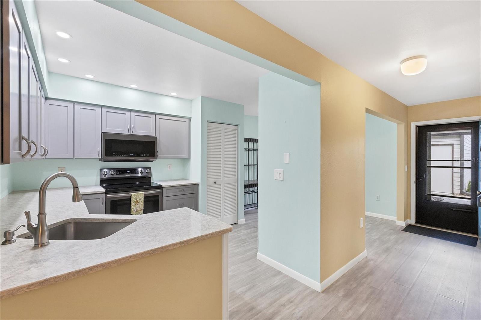 Image 8 of 48 For 7117 28th Ave  7117
