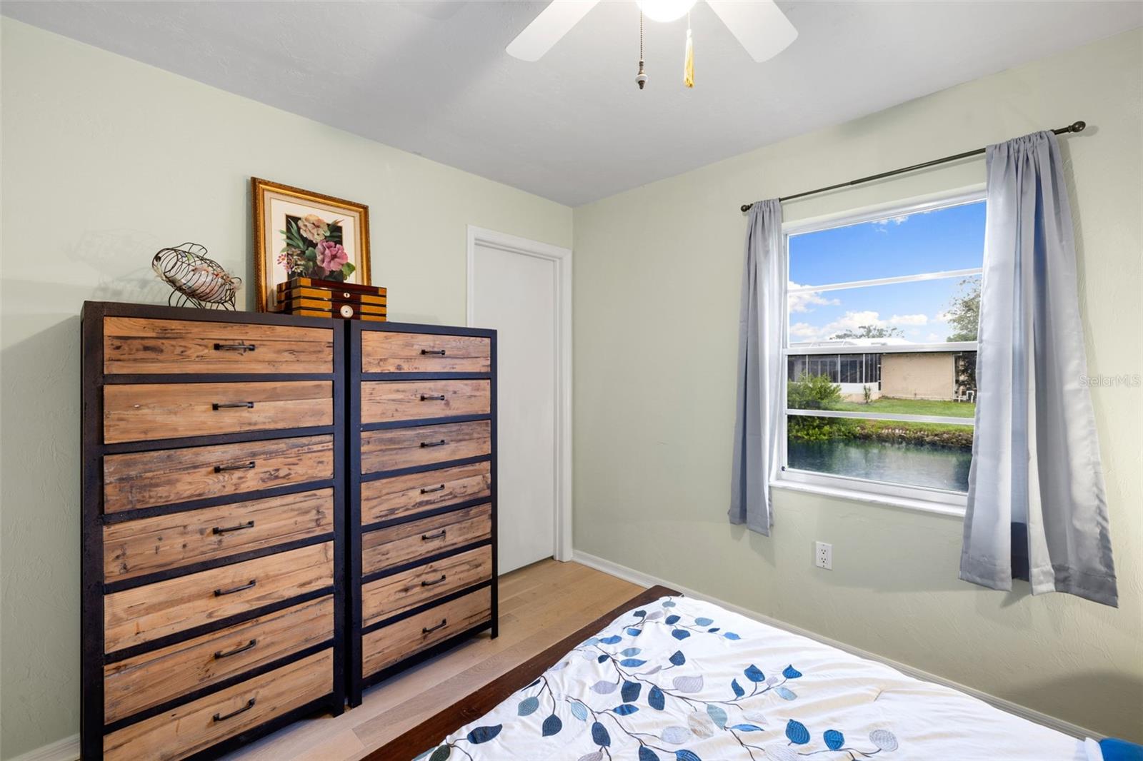 Image 22 of 26 For 3033 Chapman Boulevard
