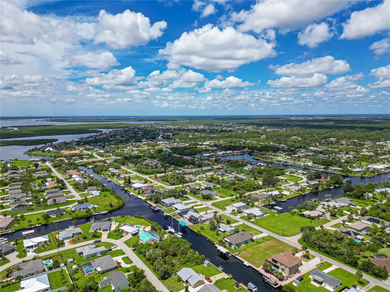 Image 7 of 7 For 18326 Van Nuys Circle