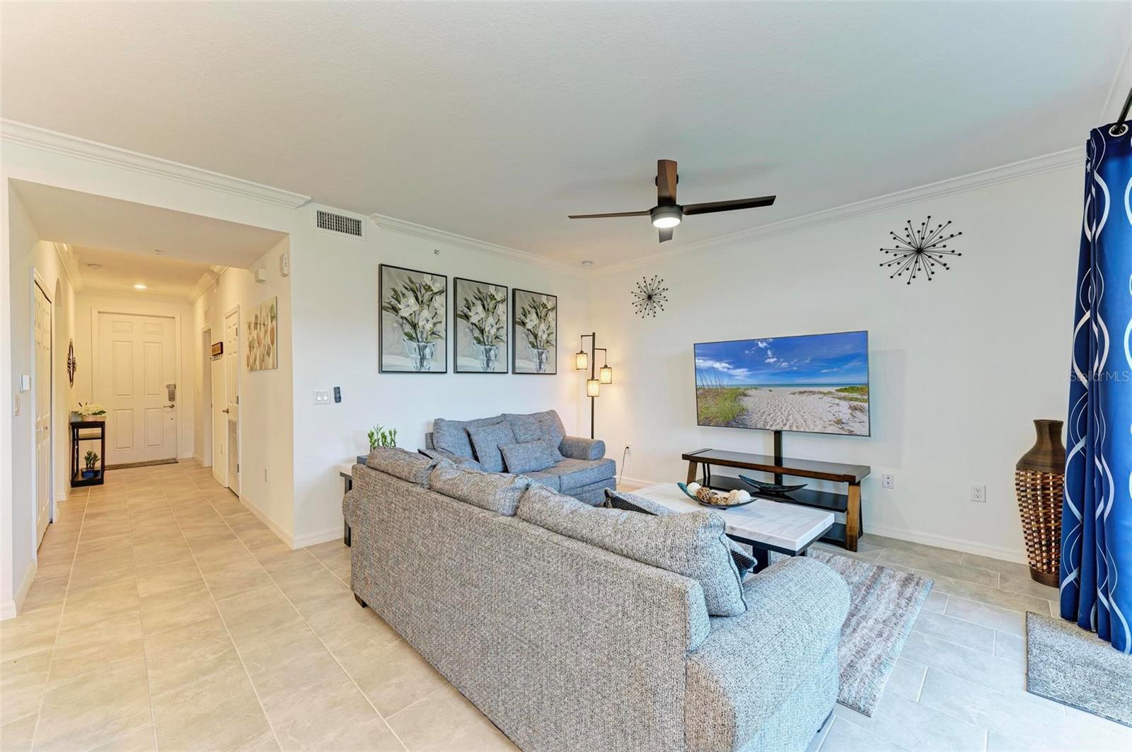 Image 11 of 73 For 18028 Gawthrop Drive 102