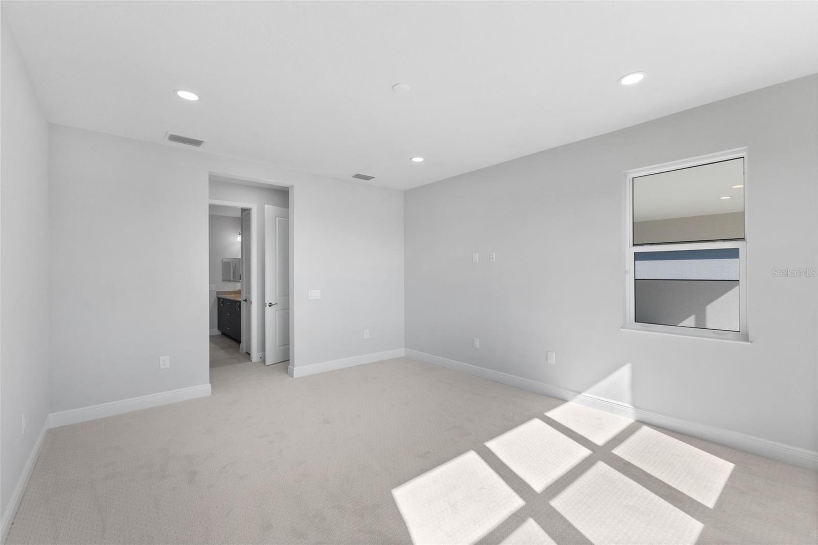 Image 17 of 46 For 8071 Slipway Drive