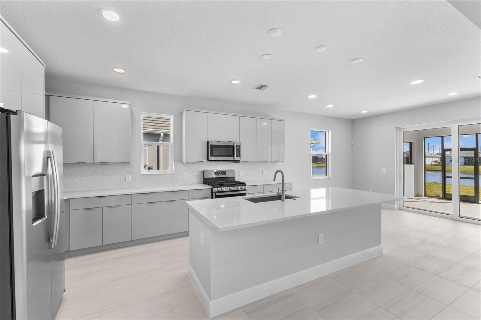 Image 3 of 46 For 8071 Slipway Drive