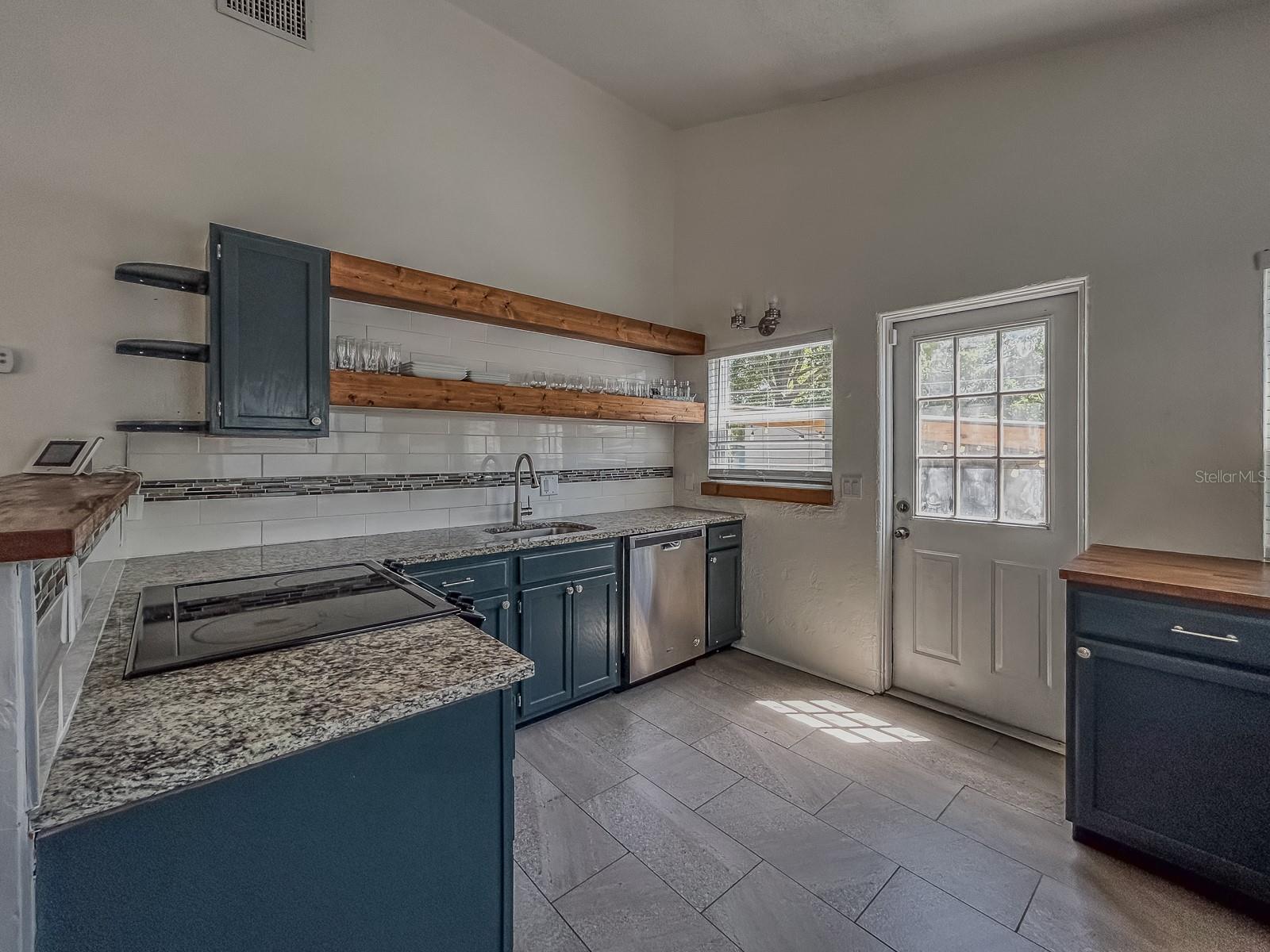 Image 14 of 55 For 4247 Dr Martin Luther King Jr Street N