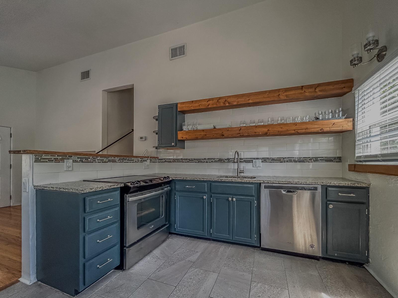 Image 19 of 55 For 4247 Dr Martin Luther King Jr Street N