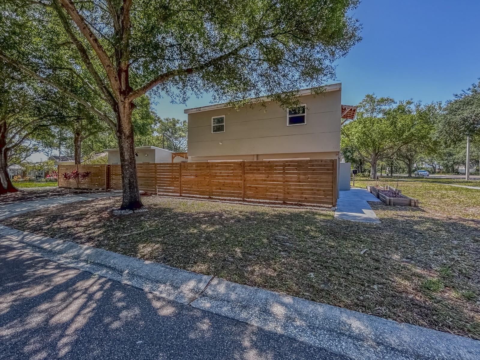 Image 44 of 55 For 4247 Dr Martin Luther King Jr Street N