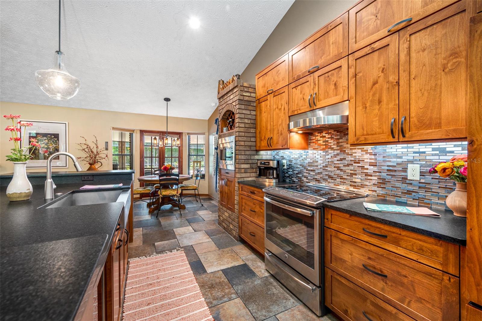 Image 13 of 30 For 9206 65th Avenue E