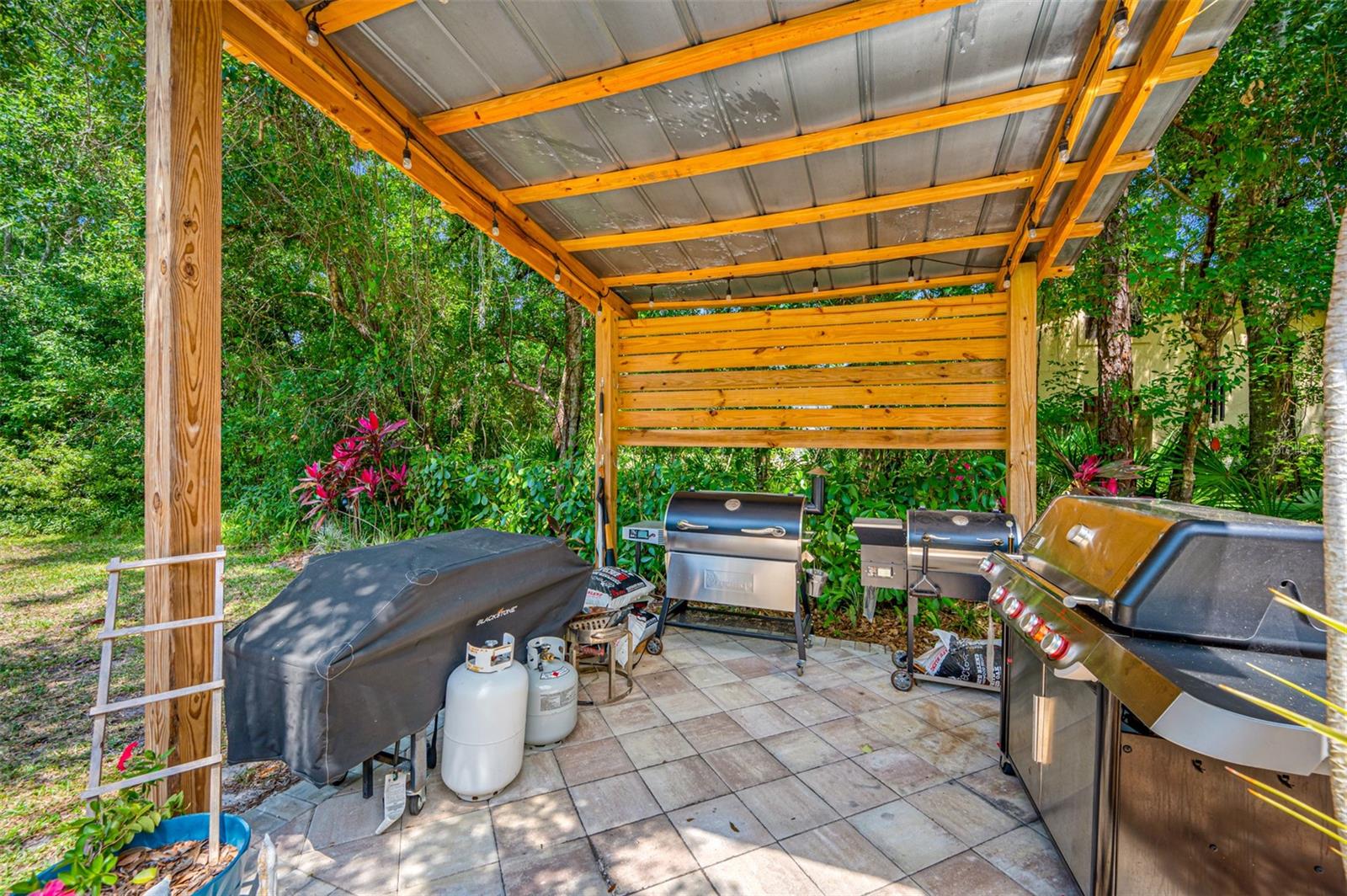 Image 4 of 30 For 9206 65th Avenue E