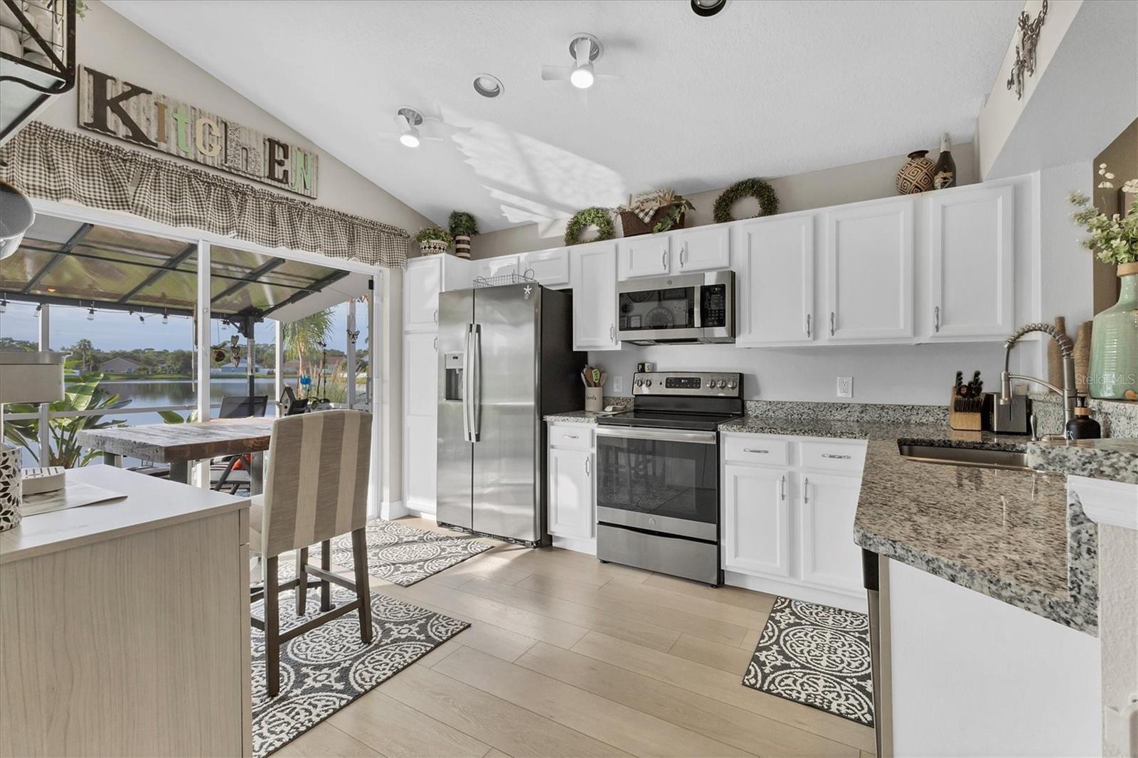 Image 9 of 33 For 7216 48th Avenue E