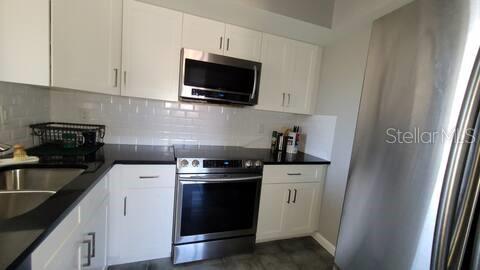 Image 5 of 18 For 19505 Quesada Avenue F201
