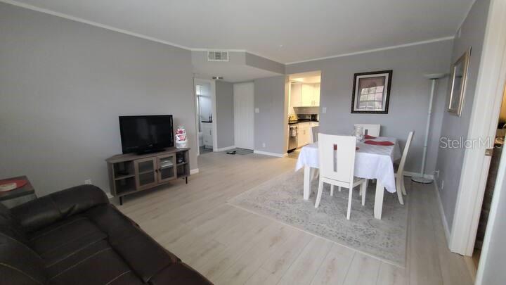 Image 9 of 18 For 19505 Quesada Avenue F201