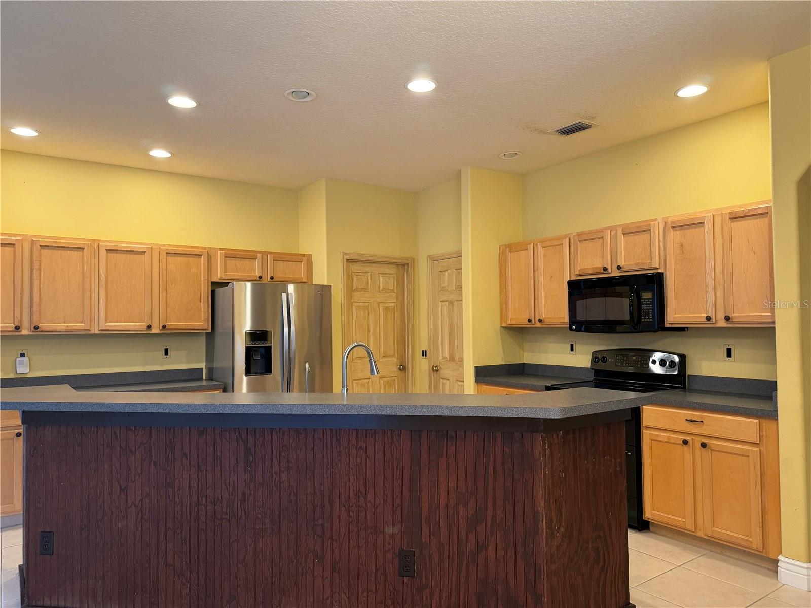 Image 10 of 79 For 7832 Kavanagh Court