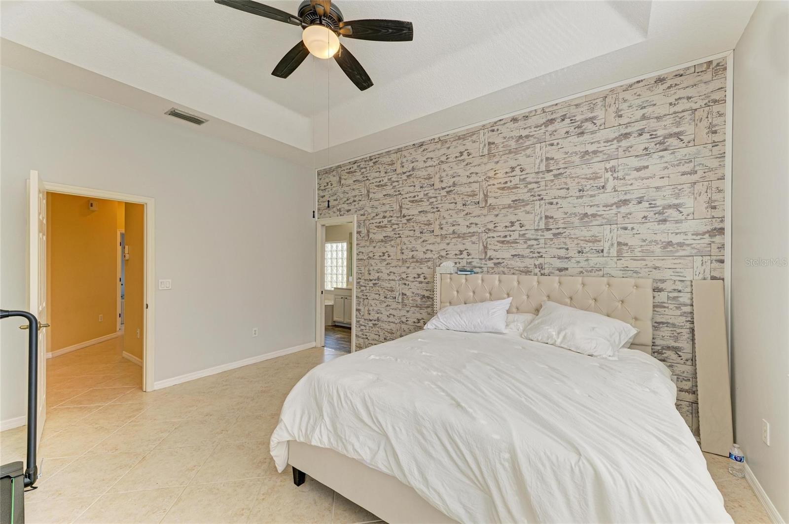 Image 16 of 34 For 7007 Bridle Path Court