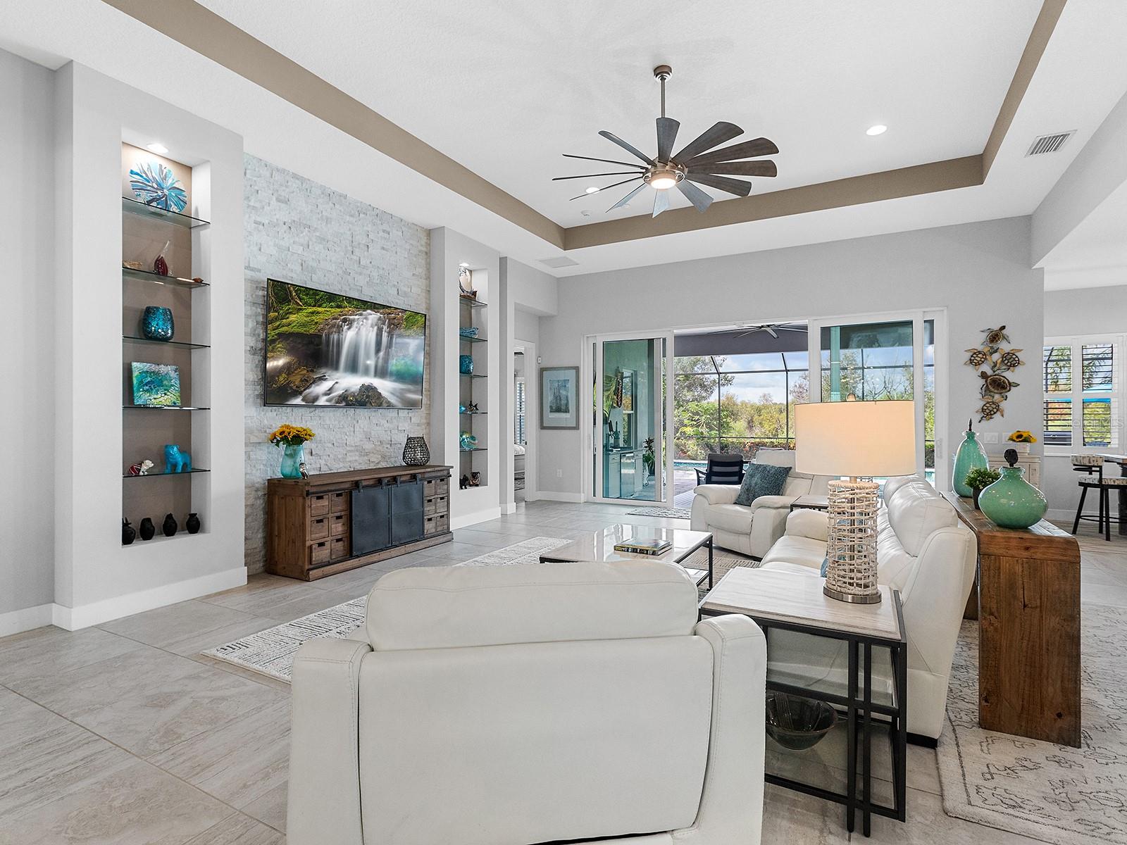 Image 12 of 81 For 8273 Grande Shores Drive