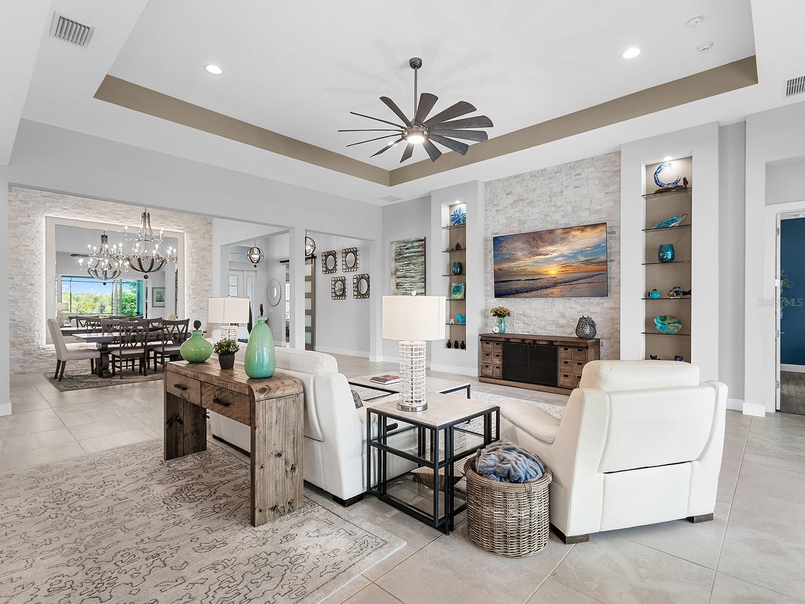 Image 14 of 81 For 8273 Grande Shores Drive