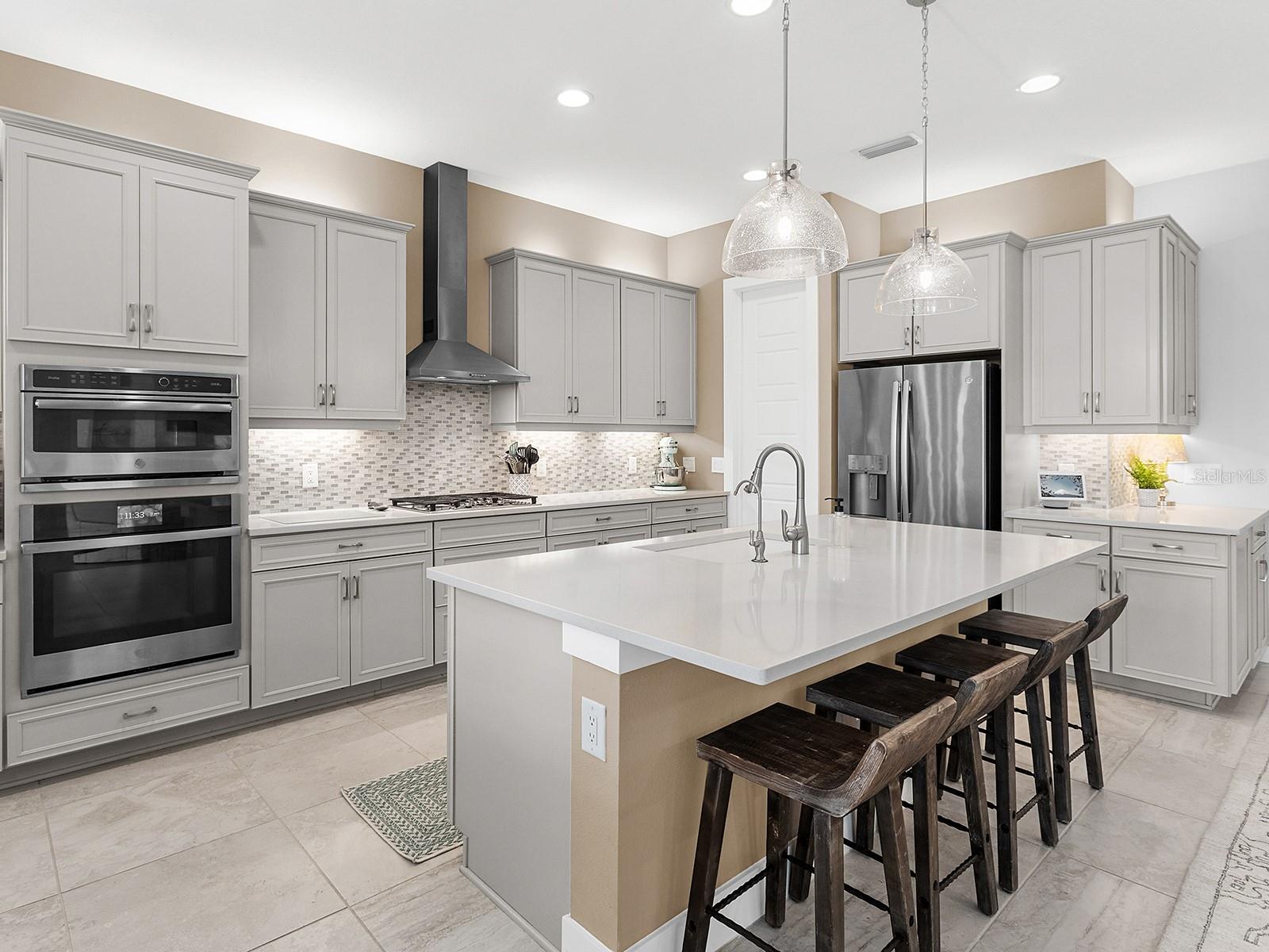 Image 16 of 81 For 8273 Grande Shores Drive