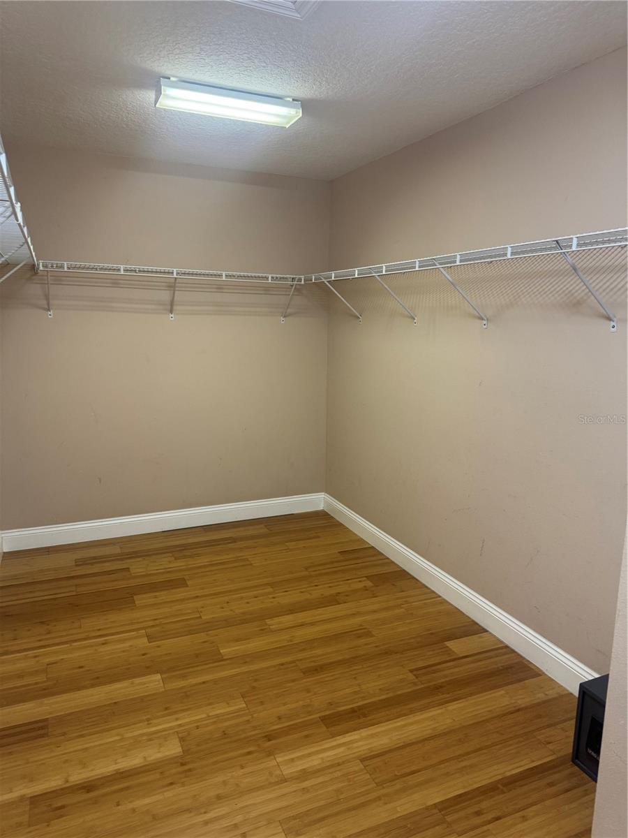 Image 24 of 30 For 117 Henley Circle