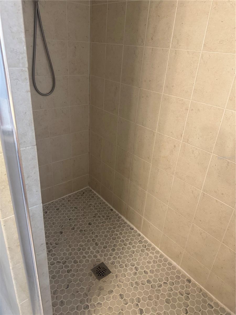 Image 28 of 30 For 117 Henley Circle