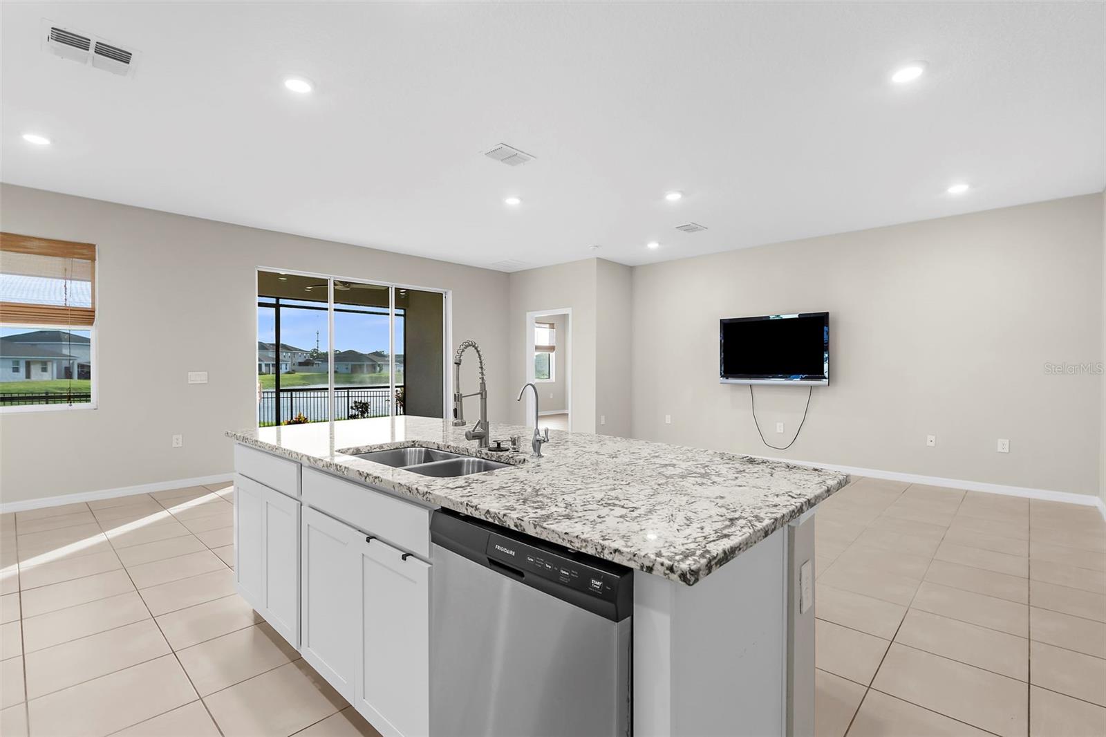 Image 22 of 40 For 3934 Lively Coral Place