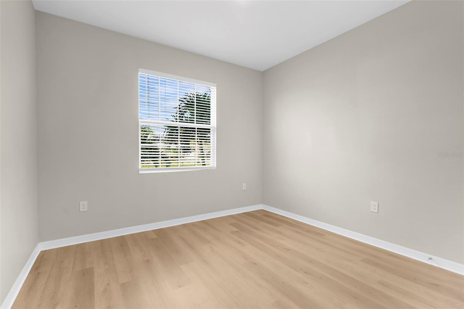 Image 4 of 40 For 3934 Lively Coral Place
