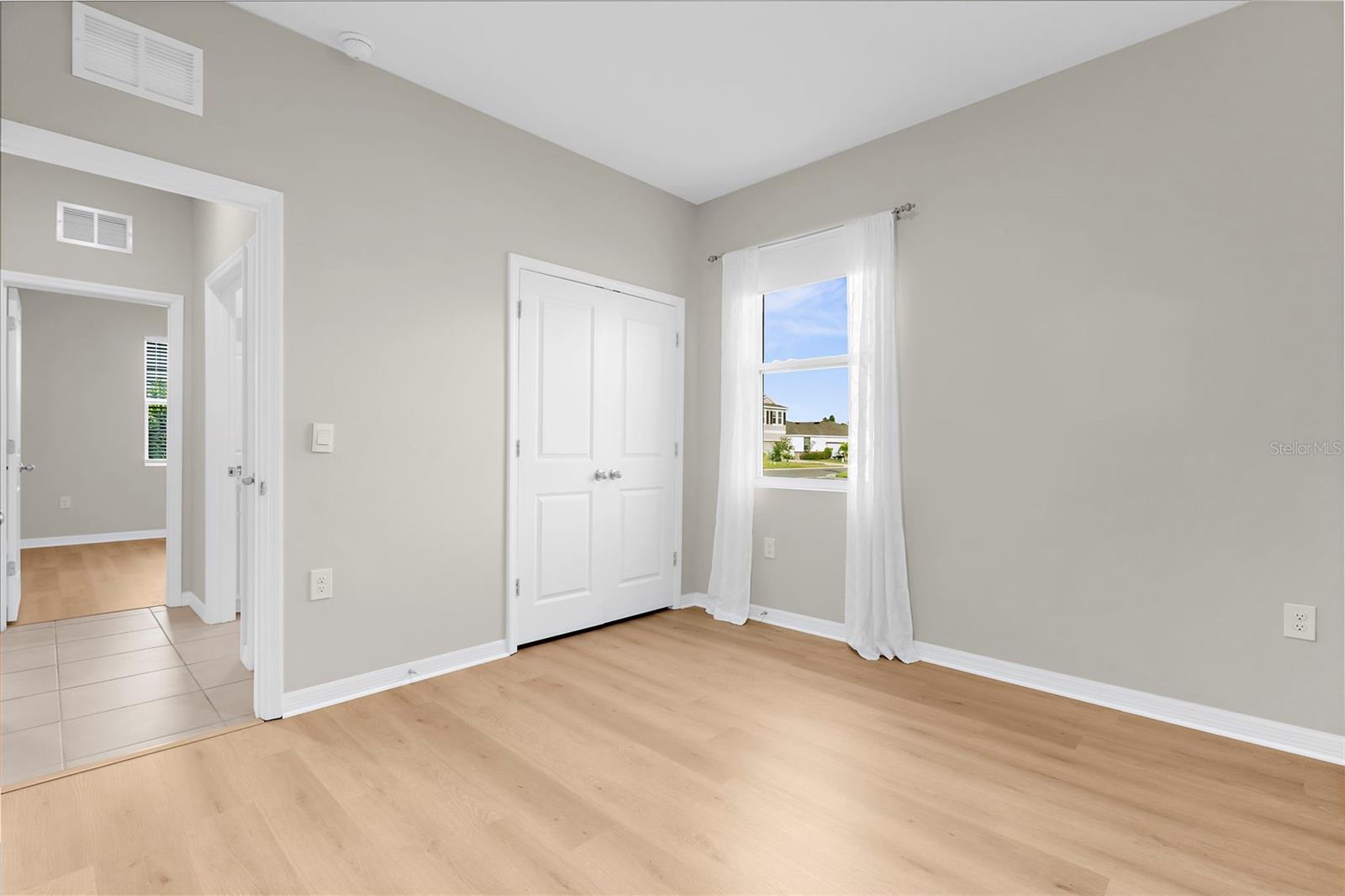 Image 9 of 40 For 3934 Lively Coral Place