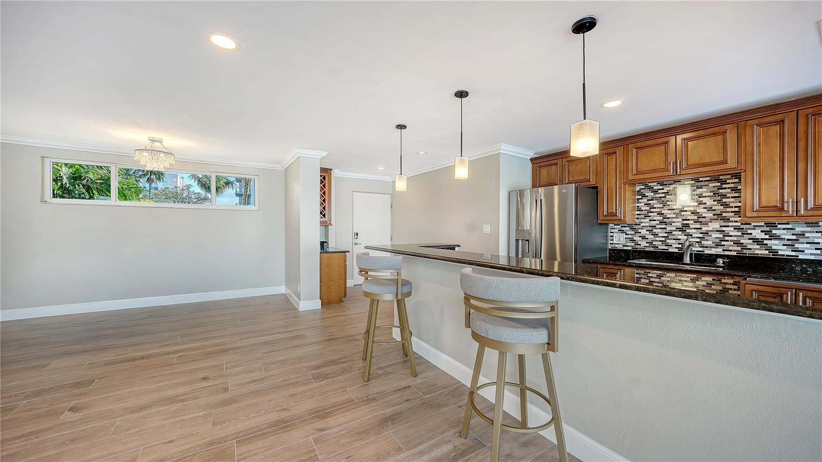 Image 11 of 24 For 226 Golden Gate Point 23