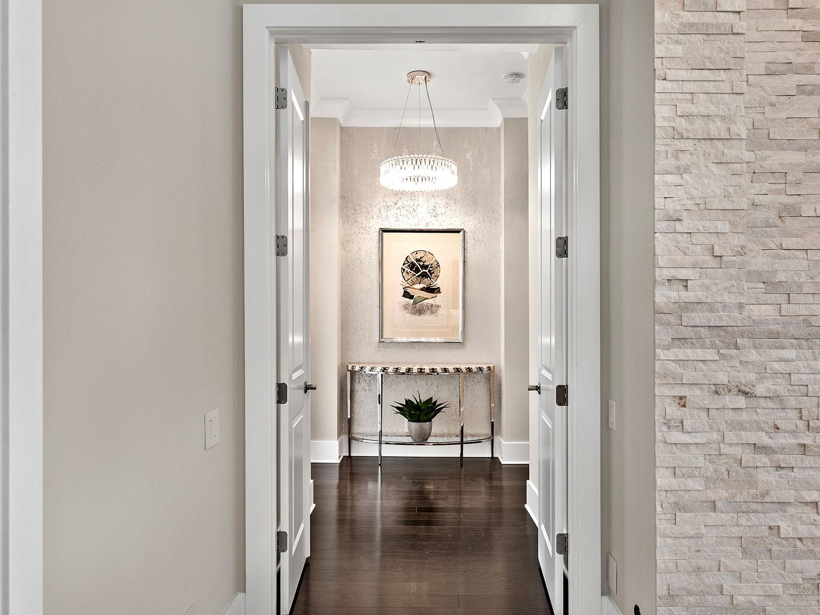 Image 44 of 100 For 14831 Como Circle