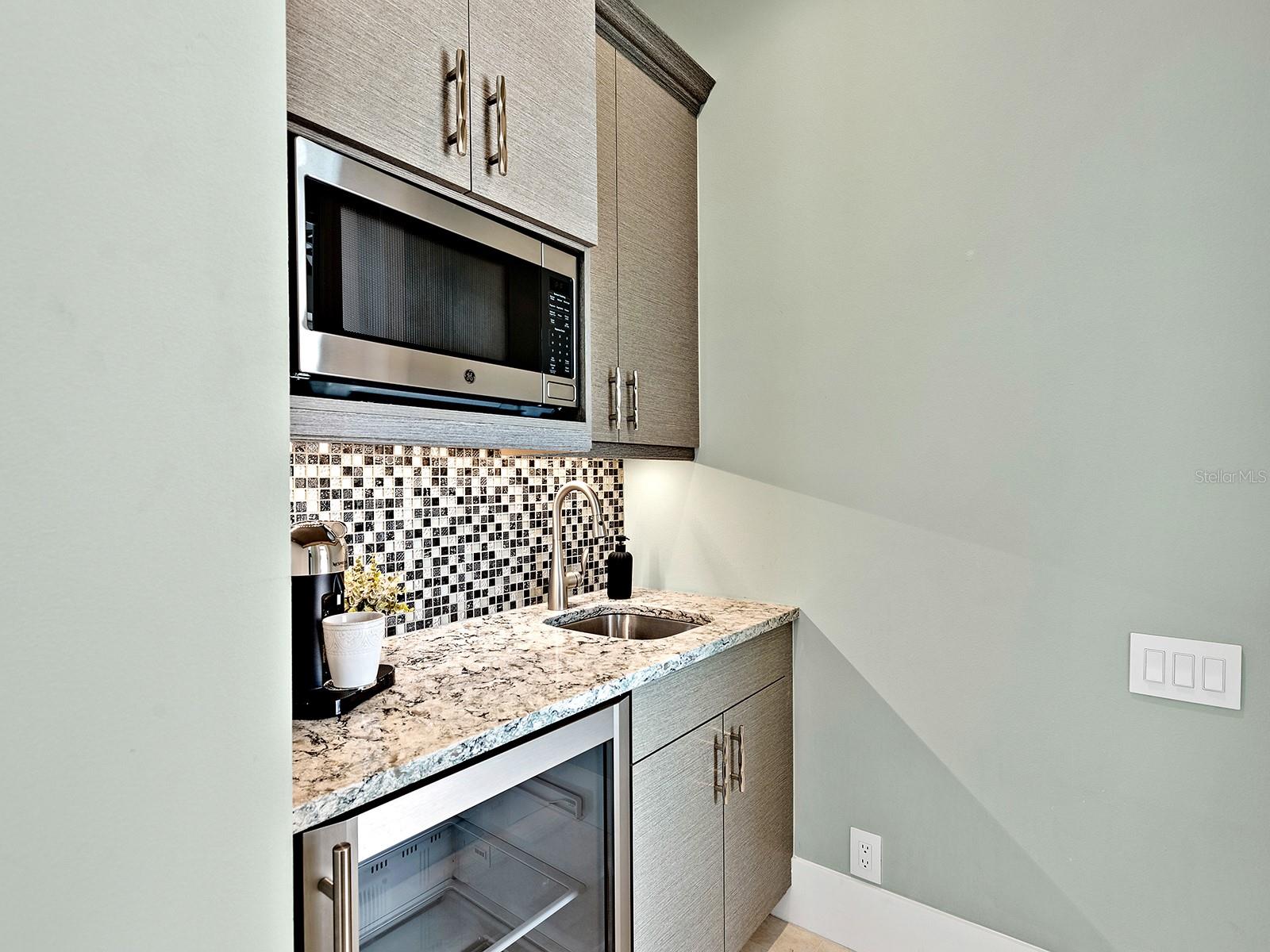 Image 61 of 100 For 14831 Como Circle