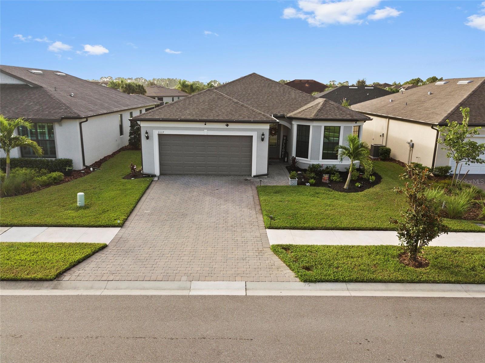 Image 3 of 32 For 2117 Laurifolia Court