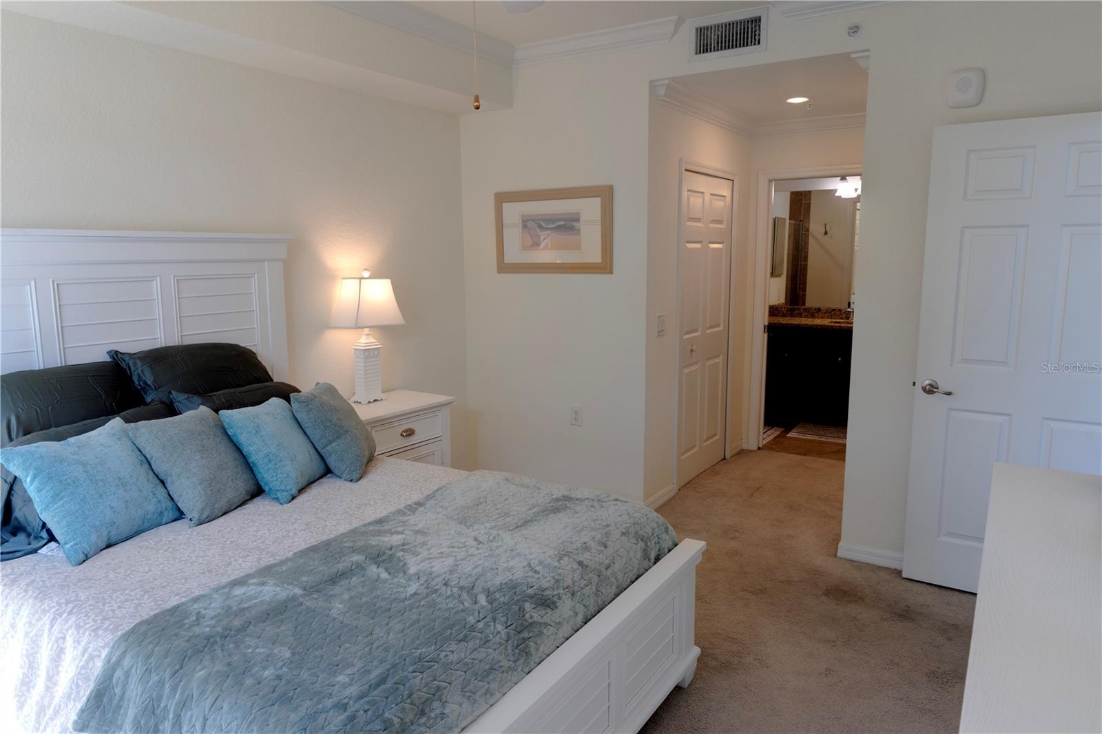Image 14 of 88 For 17108 Vardon Terrace 204