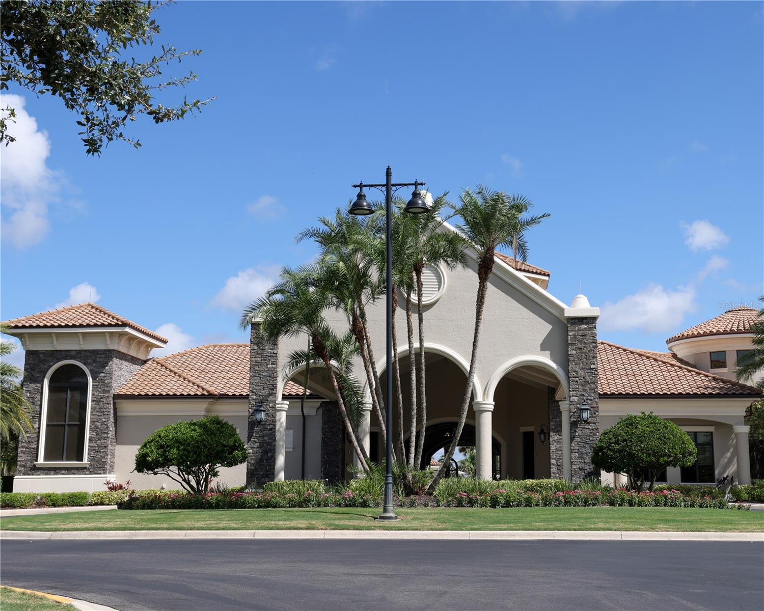 Image 20 of 88 For 17108 Vardon Terrace 204